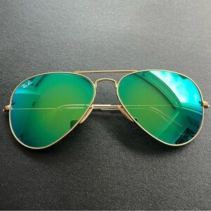 Ray Ban Green Mirrored Aviators